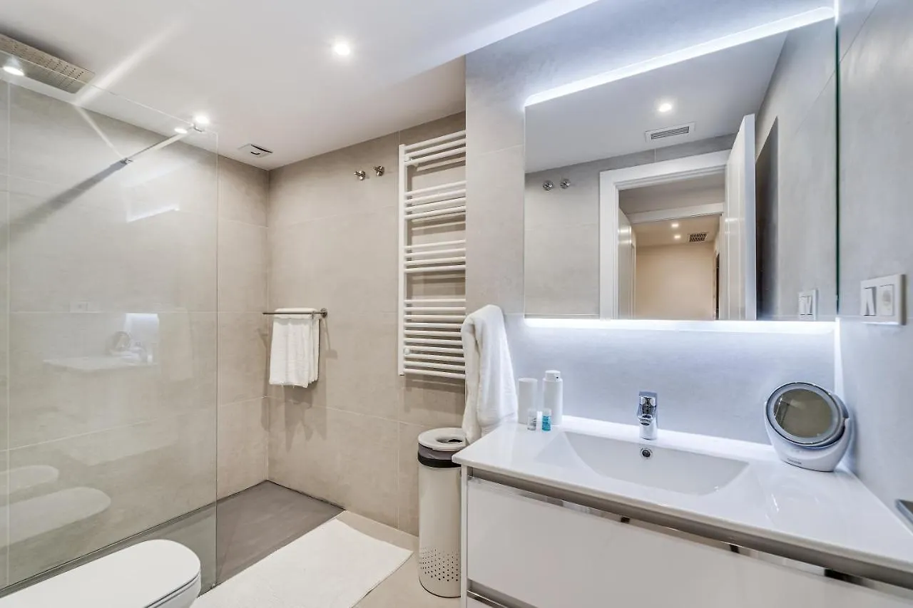 By Riva - Elegant, 2 Bedroom Apartment In Dama De Noche Puerto Banus Marbella 0*,  İspanya